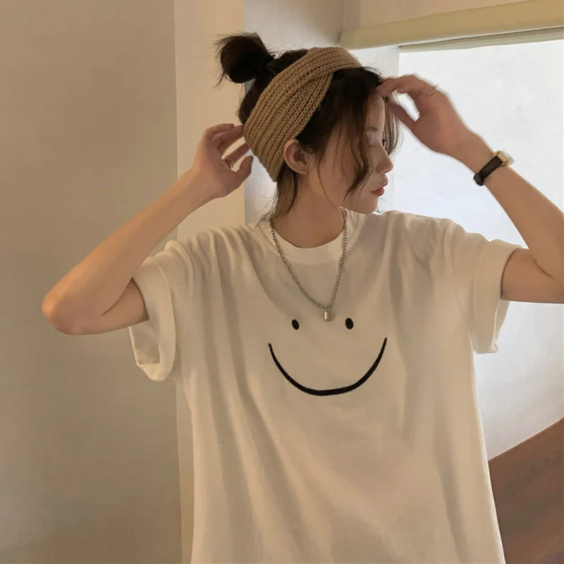 Cute Smiling Face White Short-sleeved T-shirt Women's Summer 2023 New Korean Style Top Clothes Loose Harajuku Short-sleeved