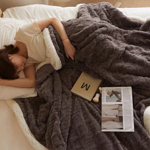 Lamb Wool Thick Winter Blanket Double Side Microfiber Flannel Throw Blanket for Bed Comfortable Super Soft Warm Comforter Double