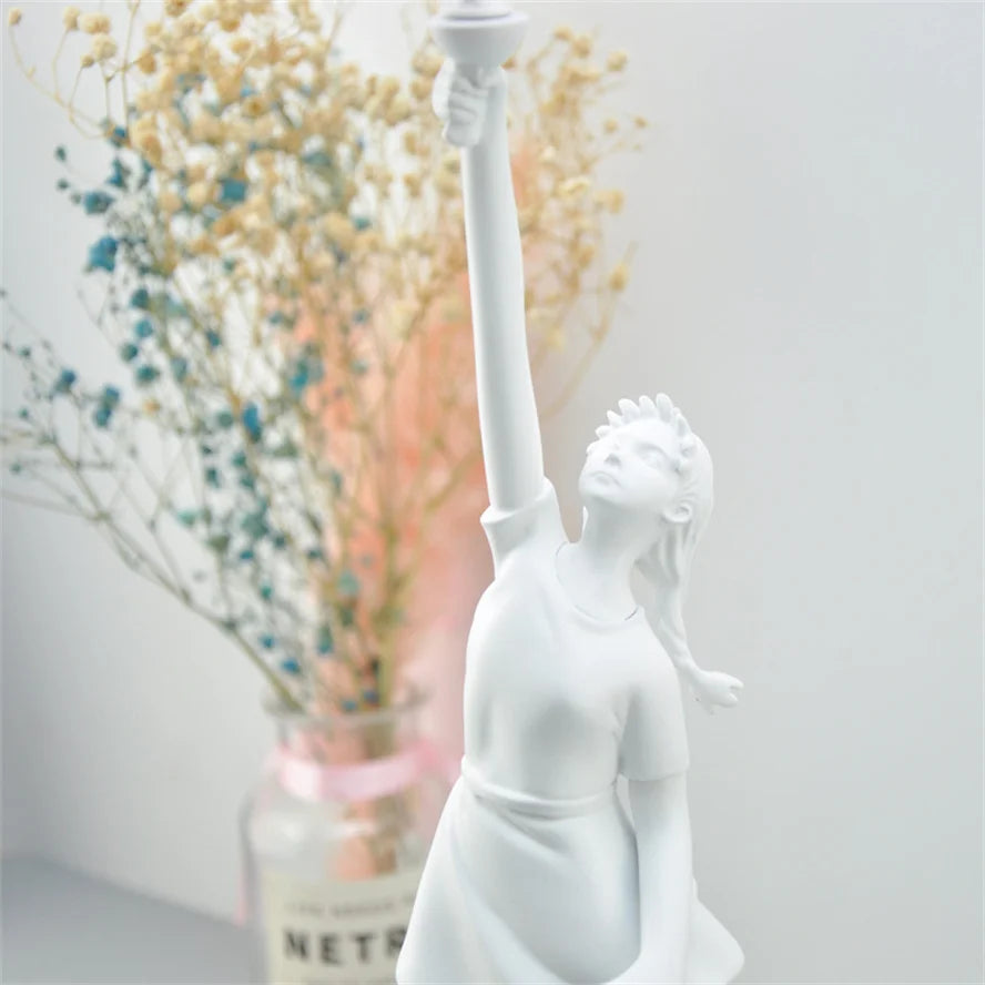 New Banksy Balloon Girl Resin Sculptures Figurines Flying Balloon Girl Statue Home Decoration Luxury Living Room Desk Decor Gift